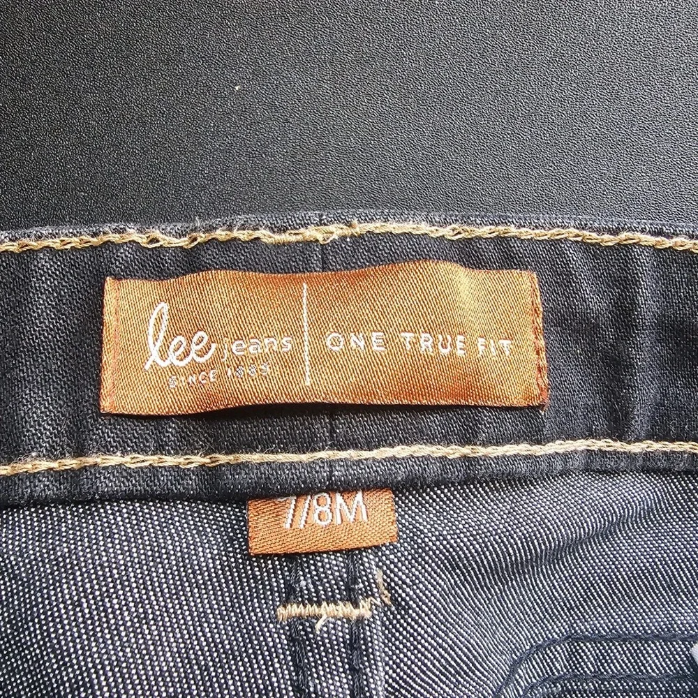 Lee Jeans Women's One True Fit‎ Dark Wash Denim Bootcut Jeans - Size 7/8 M